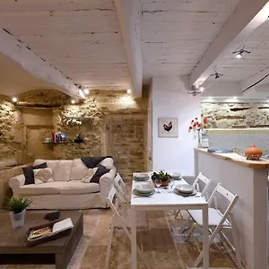  Vakantiehuis Le Petit Tresor Du Luberon